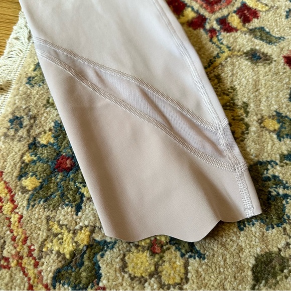 LULULEMON ATHLETICA {NWT} Wunder Under Crop II Roll Down Scallop | 8 Smoky Blush - Picture 6 of 11